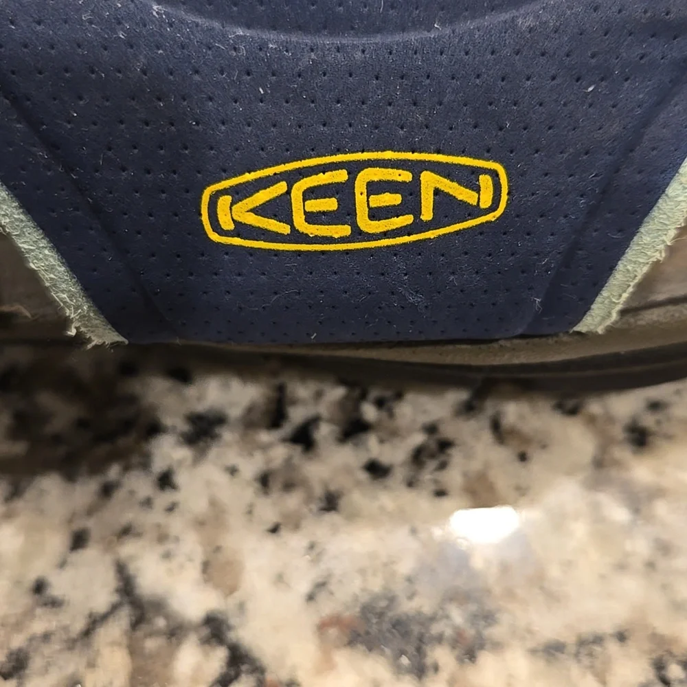KEEN CLEARWATER CNX WATERPROOF HIKING SANDALS WOMEN'S. SIZE 7. BLUE.